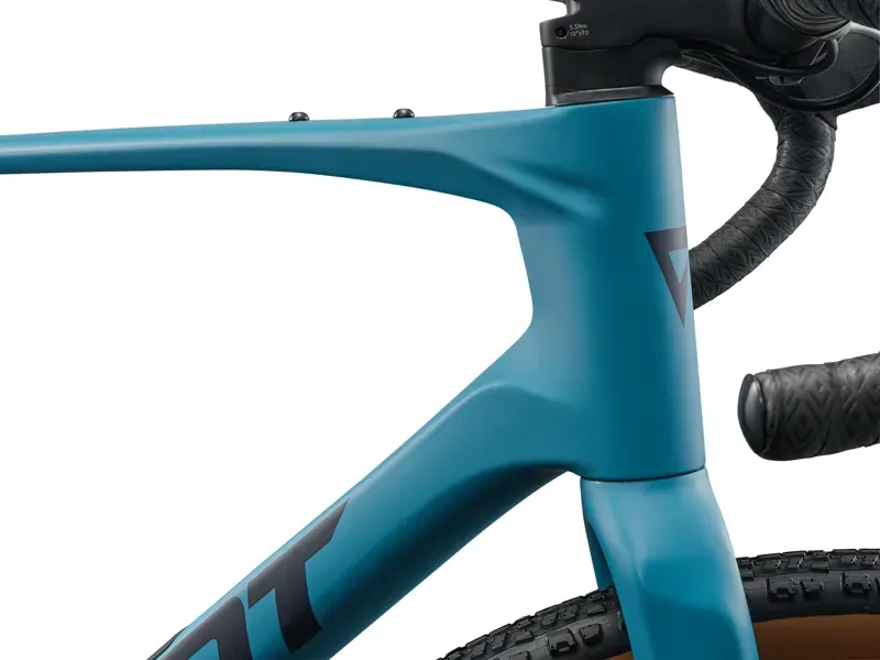 Giant Revolt Advanced 3 Gravel Bike in Aquarium-1