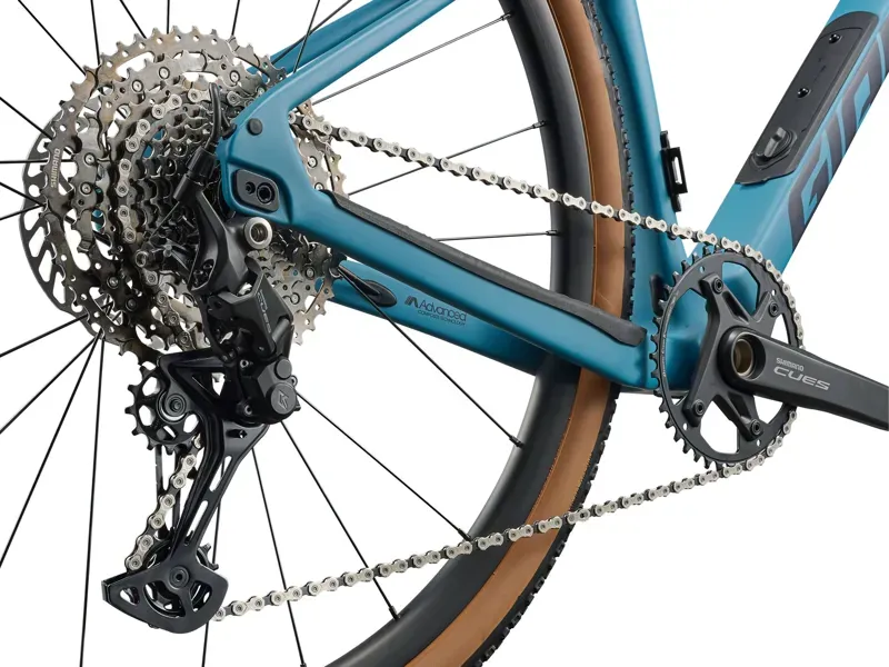Giant Revolt Advanced 3 Gravel Bike in Aquarium-3